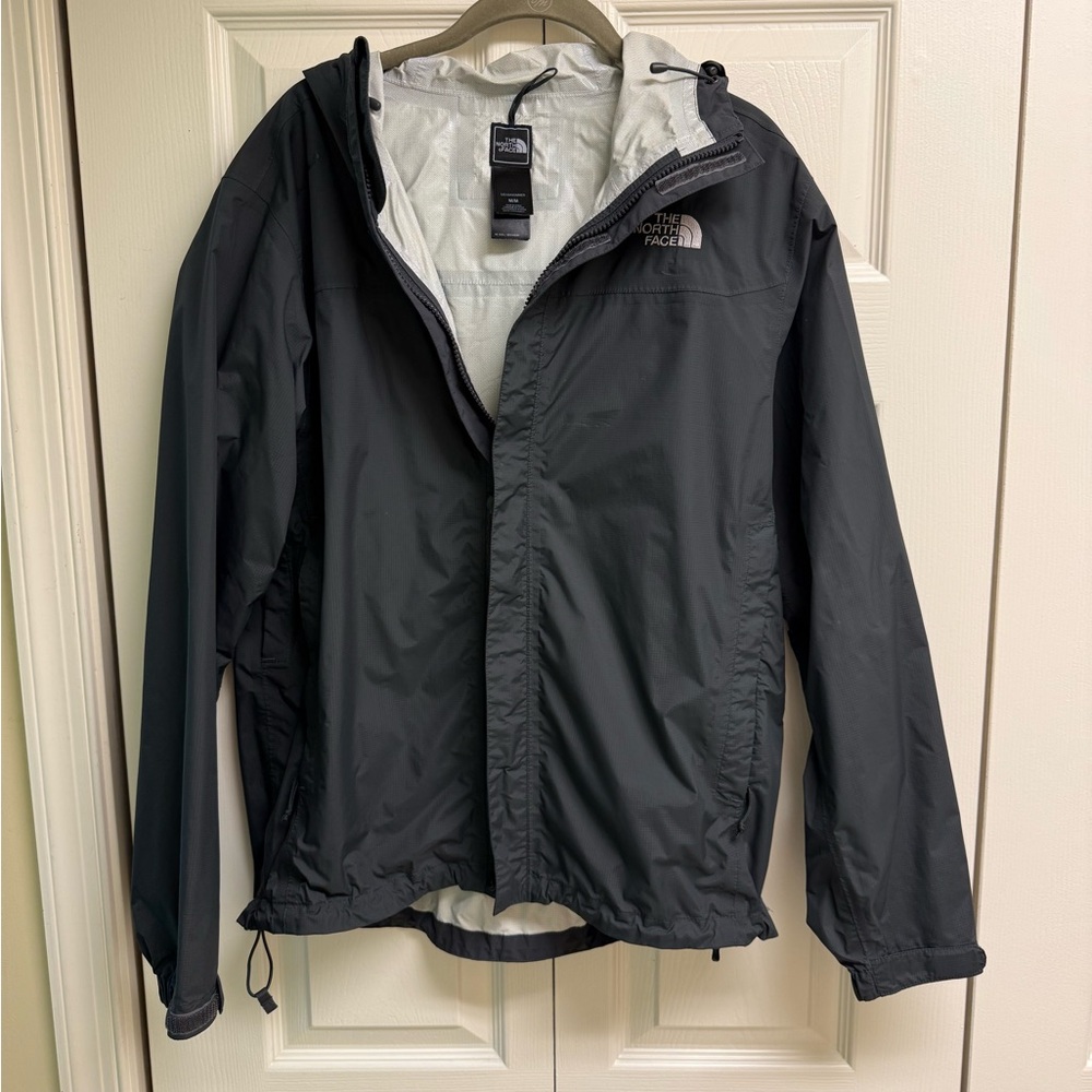The North Face HyVent DT Raincoat in Charcoal gray, size: M